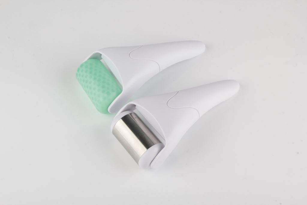 LunaSkin Ice Roller – Under-Eye and Jawline Application